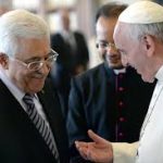 Le président Abbas reçu par le pape François. D. R.
